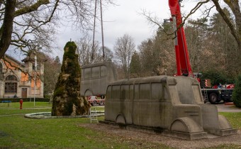 Abtransport Denkmal der Grauen Busse