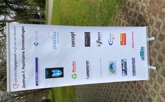 Werbebanner mit Sponsorenlistung